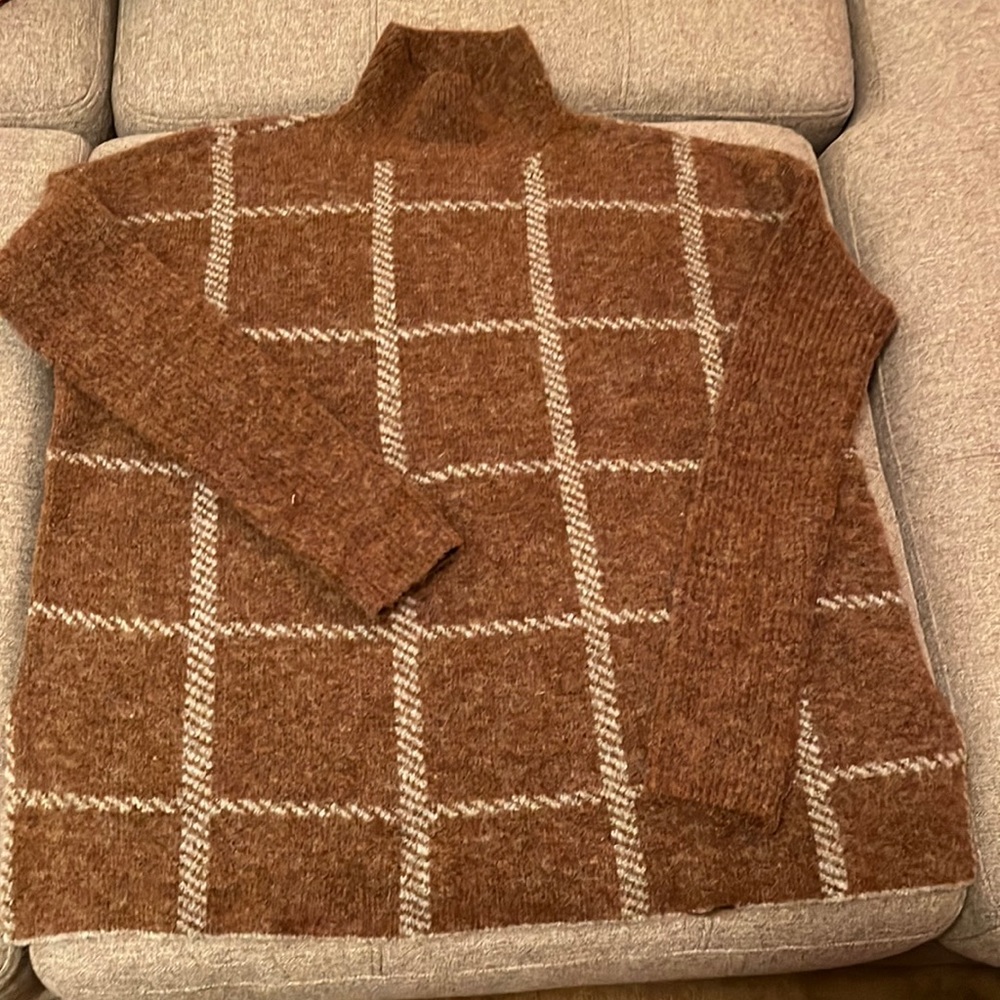 Cyrus Plaid Sweater Rust and cream Size XS Fit is more like Large
